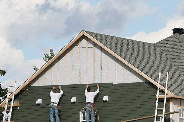 Professional Siding technician working in Grapeville, PA